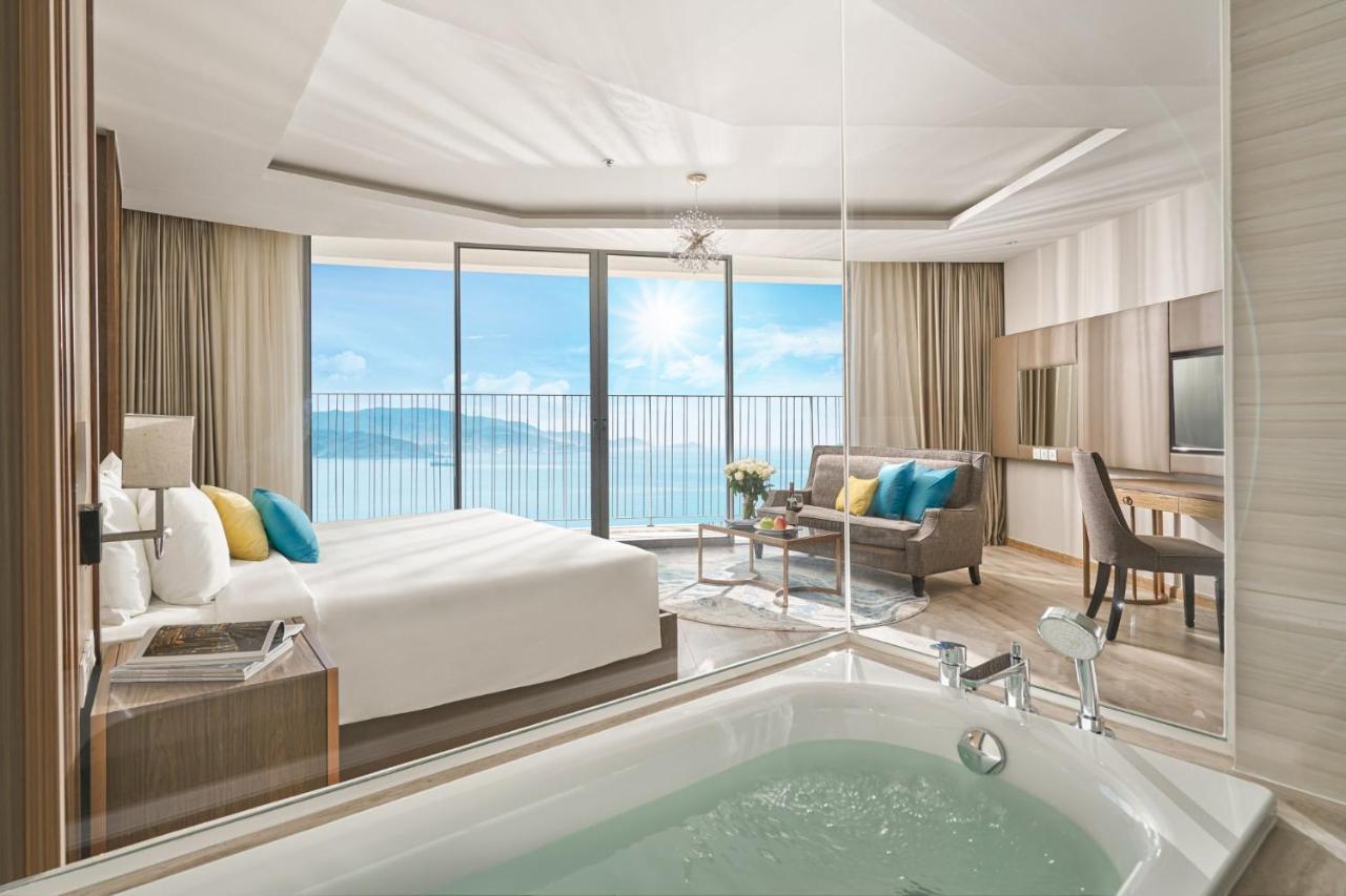 Kn Panorama Beachfront Condotel Nha Trang Buitenkant foto