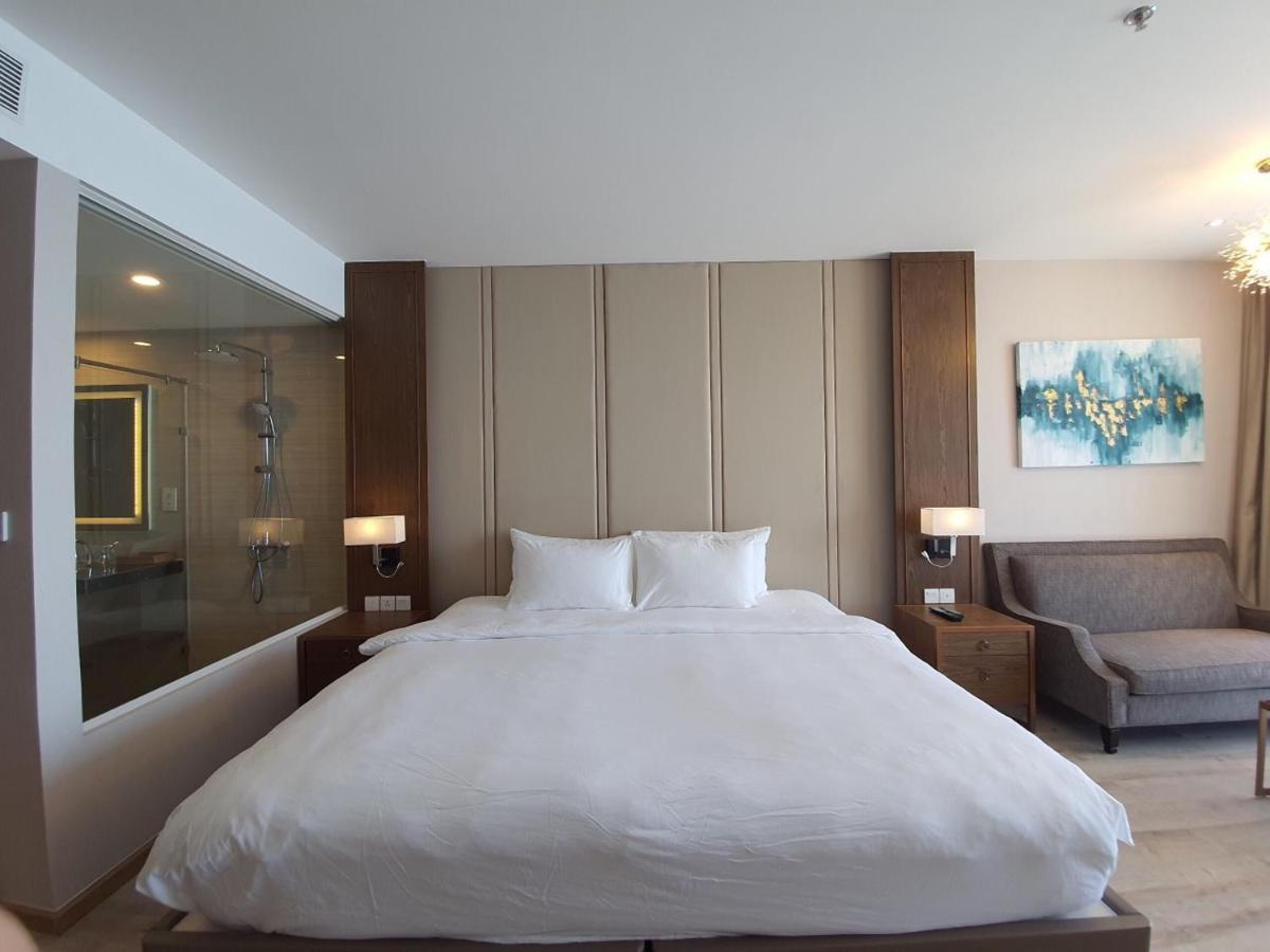Kn Panorama Beachfront Condotel Nha Trang Buitenkant foto