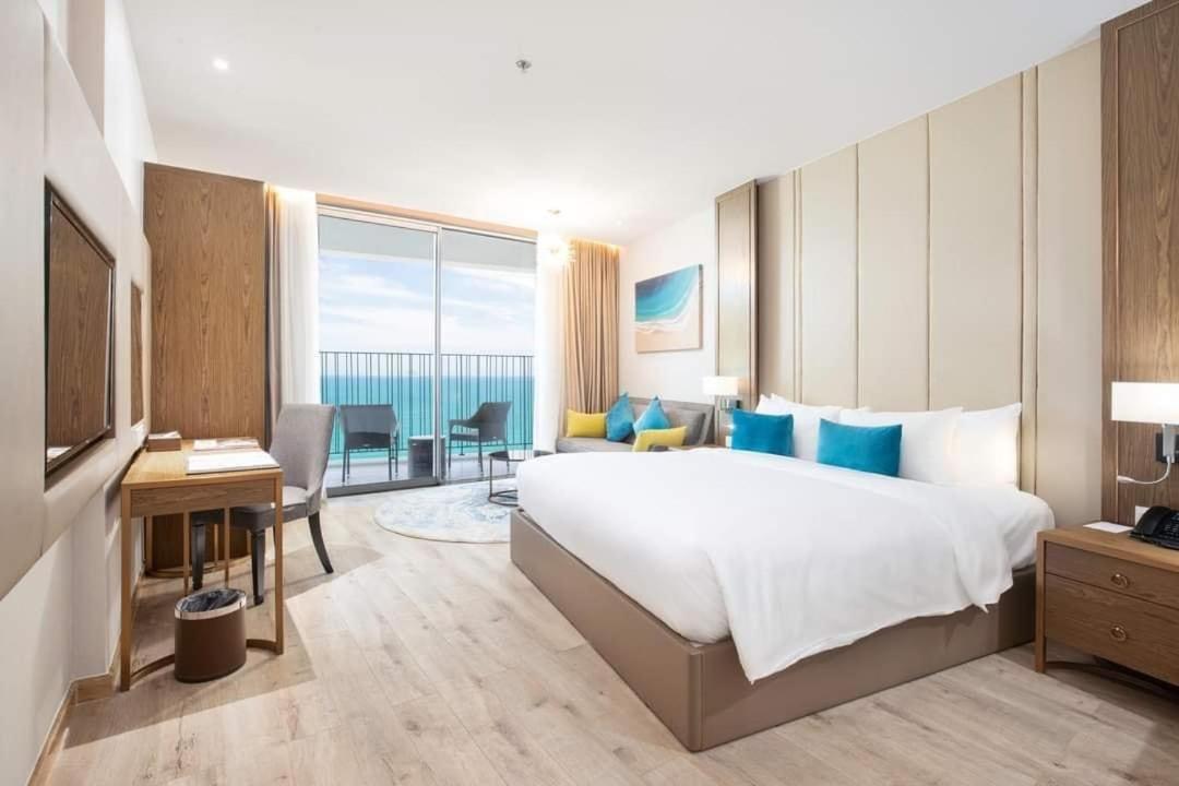 Kn Panorama Beachfront Condotel Nha Trang Buitenkant foto